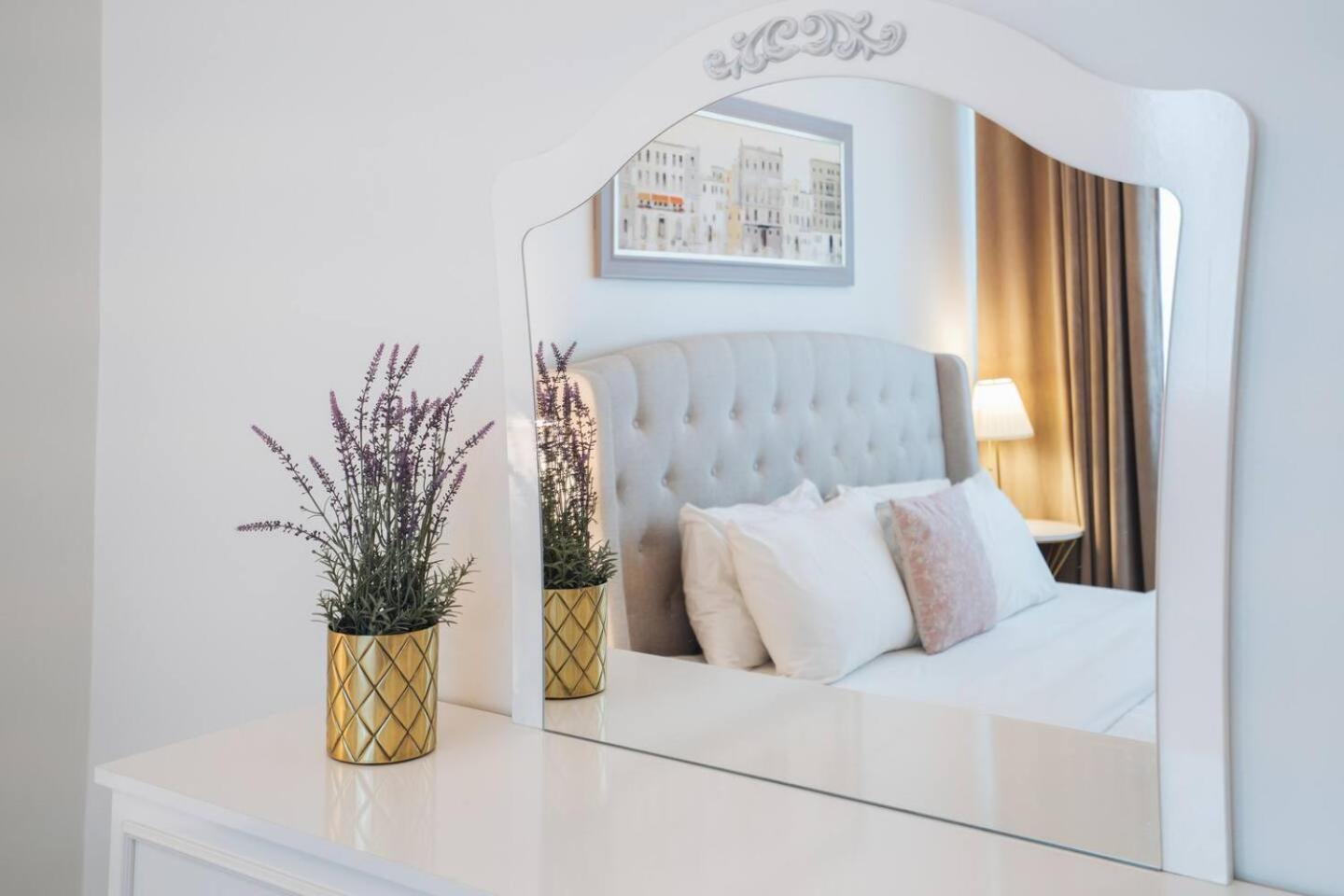 Charming Warm Suite With Amazing Views Of The City Dubaj Kültér fotó