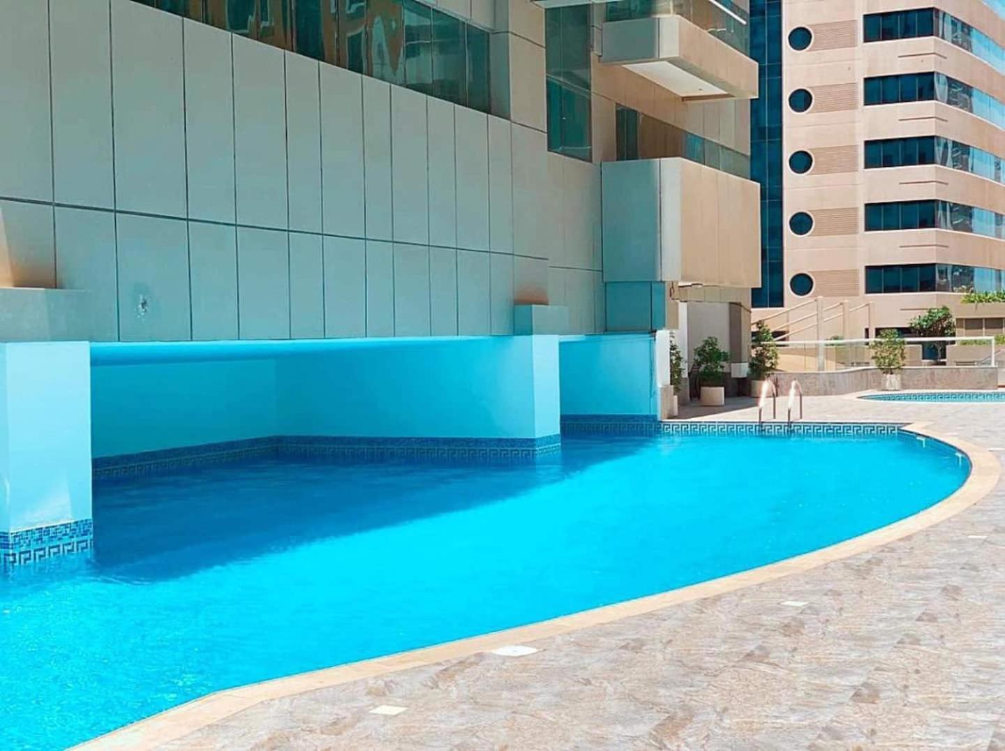Charming Warm Suite With Amazing Views Of The City Dubaj Kültér fotó